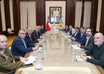 Kicillof se reunió con el ministro del Interior de Chile Álvaro Elizalde