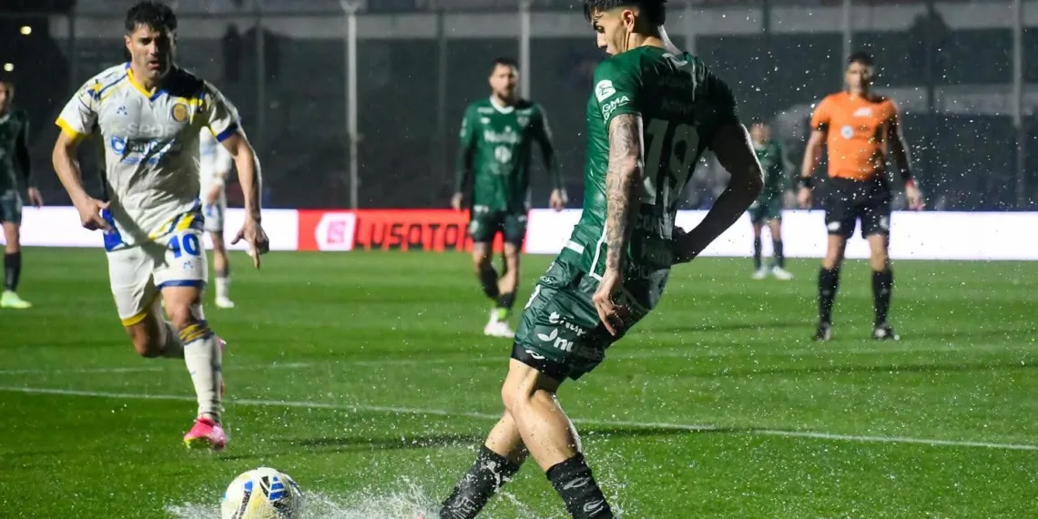 Suspendieron Sarmiento-Central por la lluvia: iban 0 a 0 al término del primer tiempo