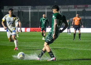 Suspendieron Sarmiento-Central por la lluvia: iban 0 a 0 al término del primer tiempo