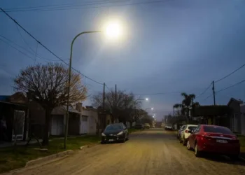 B° Almirate Brown: 246 luminarias Leed para ese sector