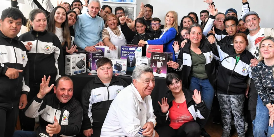 Magario: “Hay que votar en contra de Milei para decirle que no queremos más crueldad”