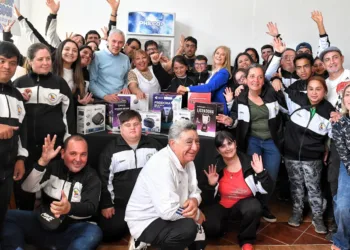 Magario: “Hay que votar en contra de Milei para decirle que no queremos más crueldad”