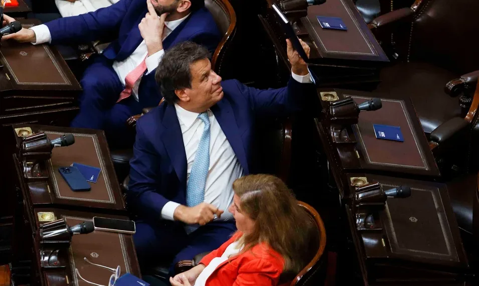 Facundo Manes criticó el uso de la SIDE: “La peor tradición de la casta, espiar a los que piensan distinto”