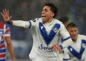 Vélez venció 2 a 0 a Fortaleza y es el primer equipo argentino en avanzar a cuartos de final