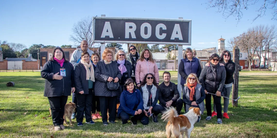Vecinos disfrutaron de una experiencia guiada para redescubrir la historia de Roca