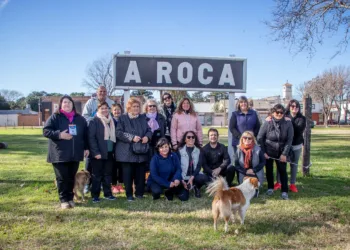 Vecinos disfrutaron de una experiencia guiada para redescubrir la historia de Roca