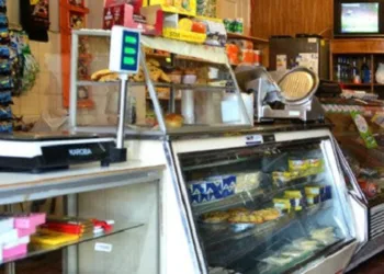 “La gente elige los comercios de barrio y  compra lo justo para el día a día”, destacó Acuña