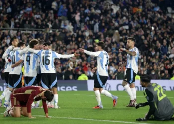 Con una actuación estelar de Messi, Argentina goleó a Venezuela