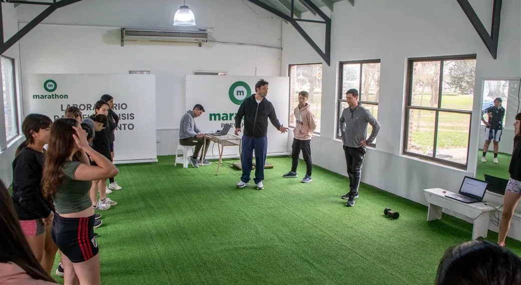 Deportistas juninenses fortalecen su preparación con evaluaciones funcionales