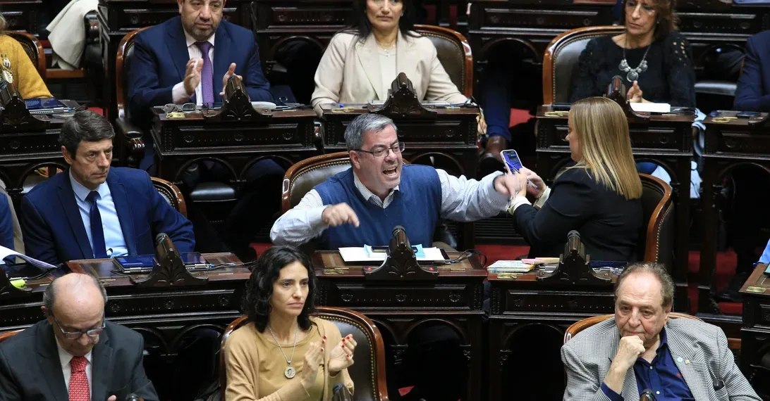 Diputados: la oposición avanzará mañana con el tratamiento de la ley que limita los DNU