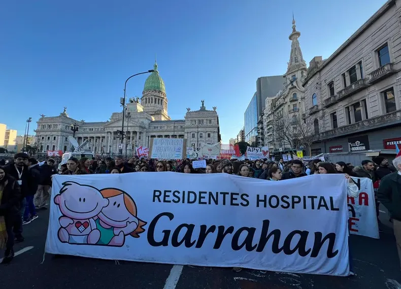 Miércoles caliente: el Congreso desafía el veto de Milei en medio de una marcha federal