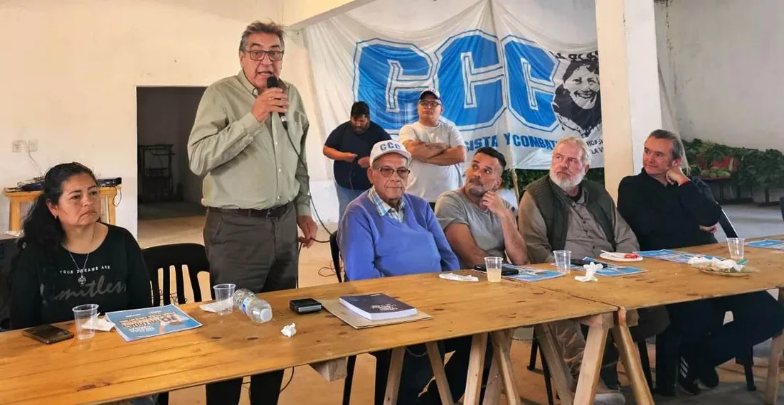 Las dos CTA participan este lunes de una conferencia frente al Congreso en rechazo a los vetos presidenciales
