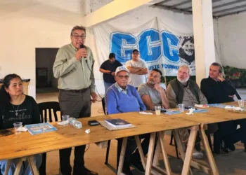 Las dos CTA participan este lunes de una conferencia frente al Congreso en rechazo a los vetos presidenciales