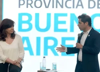 «La voy a ir a visitar»: Kicillof habló de Cristina Kirchner y cruzó a Milei por la economía