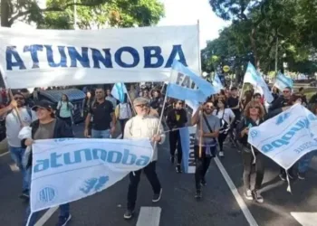 Marcha de las Antorchas en Junín,  en defensa de la Educación pública
