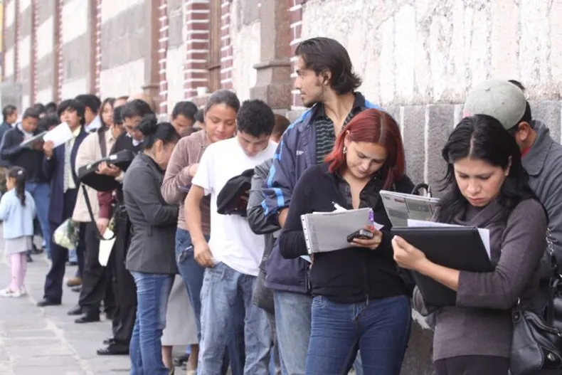 La tasa de desocupación se mantuvo en 7,6%, pero hubo un incremento en el empleo informal