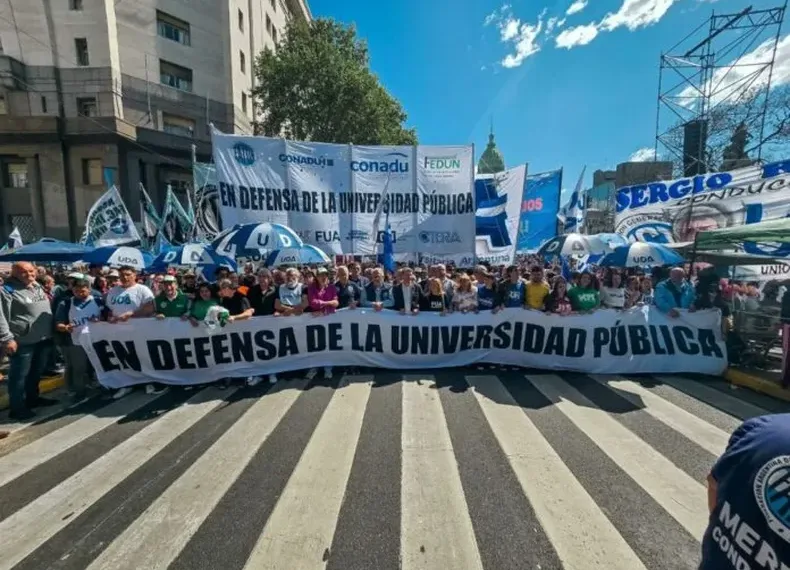 Universidades: crisis «en su punto extremo» y marcha con los trabajadores del Garrahan