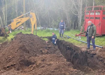 Extienden la red de agua en Agustina