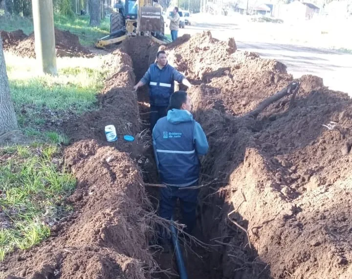Continúan los trabajos para la extensión de las redes de agua y cloacas