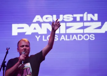 Agustín Panizza presenta su nuevo single “Hacia el Sol”
