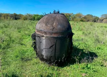 Removieron la chatarra espacial hallada en un campo