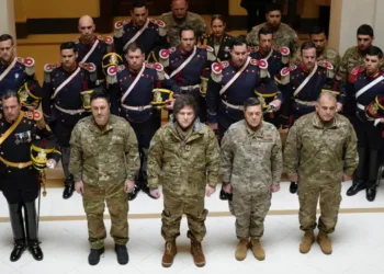 Adorni anunció el «plan platita» para las Fuerzas Armadas: descuentos de hasta el 50%