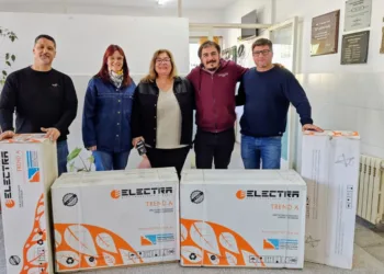 El Gobierno bonaerense entregó equipamiento a escuelas de Junín
