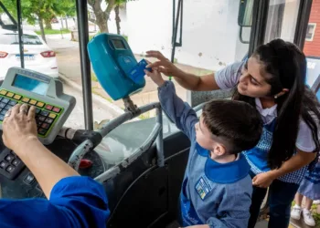 Alumnos del Jardín Padre Respuela recibieron una  charla didáctica sobre el uso del transporte público