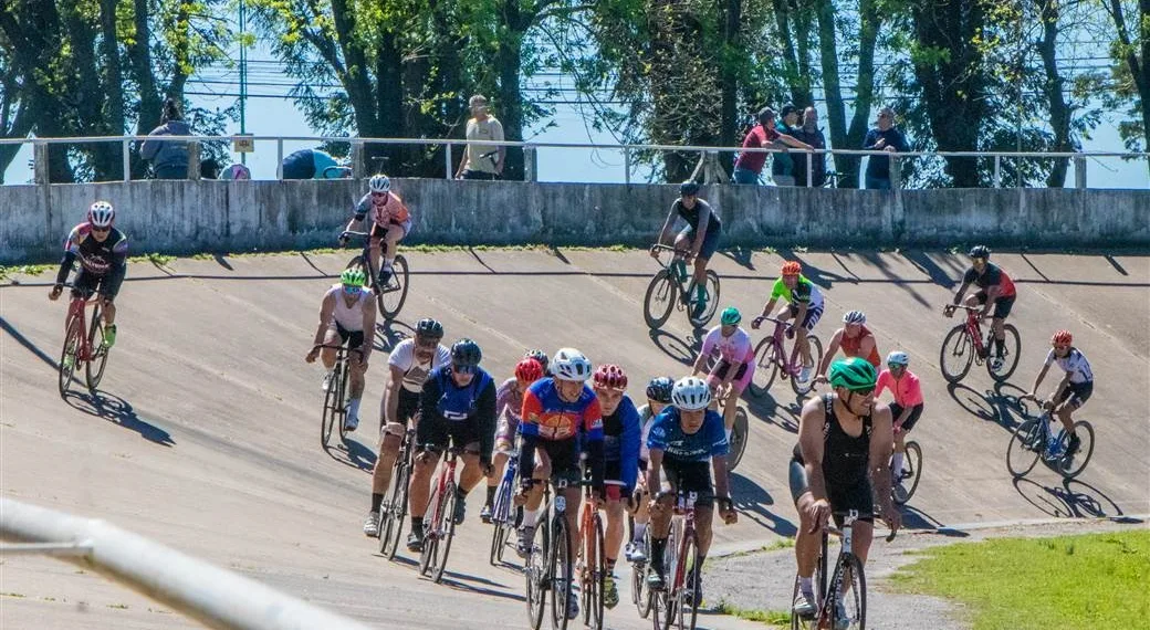 Se realizó la primera fecha del Campeonato Pistero en el velódromo de la ACJ