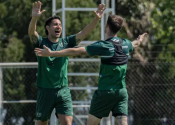 Sarmiento visita a River con la misión de sumar
