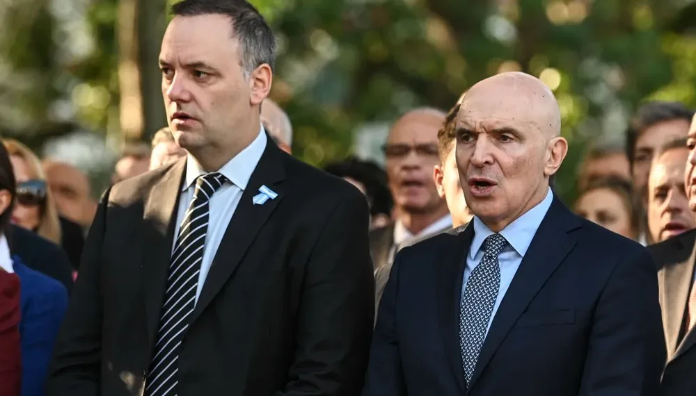 El Gobierno respalda a José Luis Espert pero admite que tendrá que dar más explicaciones