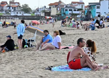 Fin de semana largo: más turistas pero estadías acortadas y menor gasto