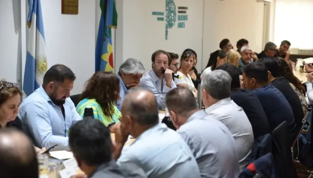 Piden que Axel Kicillof reabra la paritaria salarial