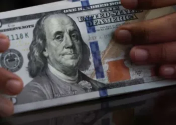 El dólar cayó 5% por la reaparición de oferta privada después del respaldo financiero