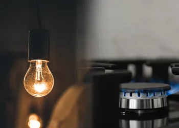 Actualizan cuadros tarifarios para la luz y el gas en territorio bonaerense