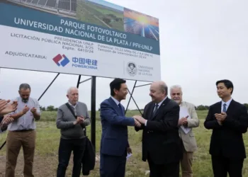 La UNLP construye un parque solar