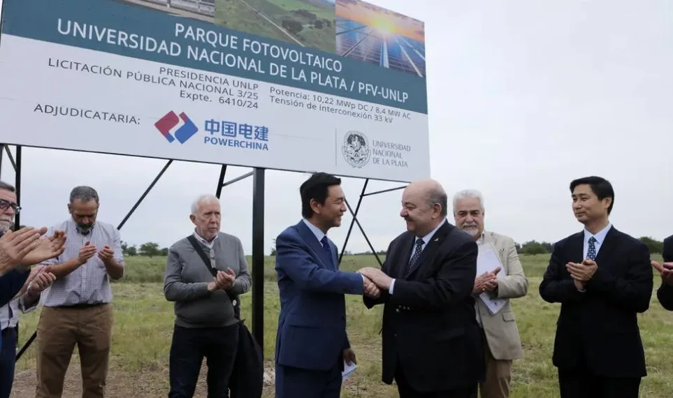 La UNLP construye un parque solar