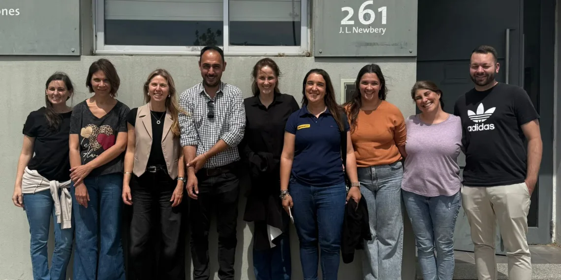 Integrantes de Barenbrug Argentina visitaron distintos espacios de la UNNOBA