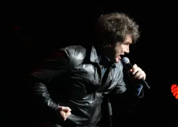 Show en el Movistar Arena en plena crisis por la renuncia de José Luis Espert