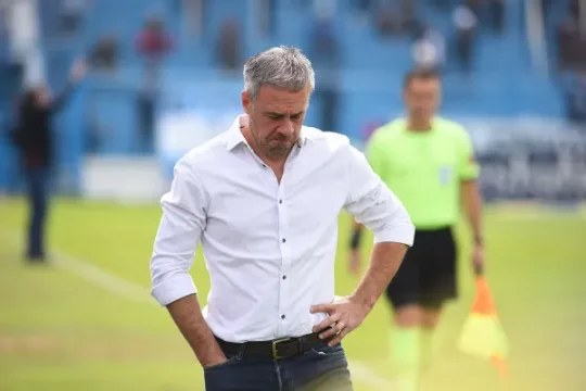 Lucas Pusineri dejó de ser el entrenador de Atlético Tucumán
