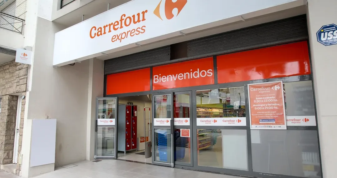 Carrefour replantea su salida del país y los changuitos dan una pista sobre qué harán