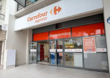 Carrefour replantea su salida del país y los changuitos dan una pista sobre qué harán