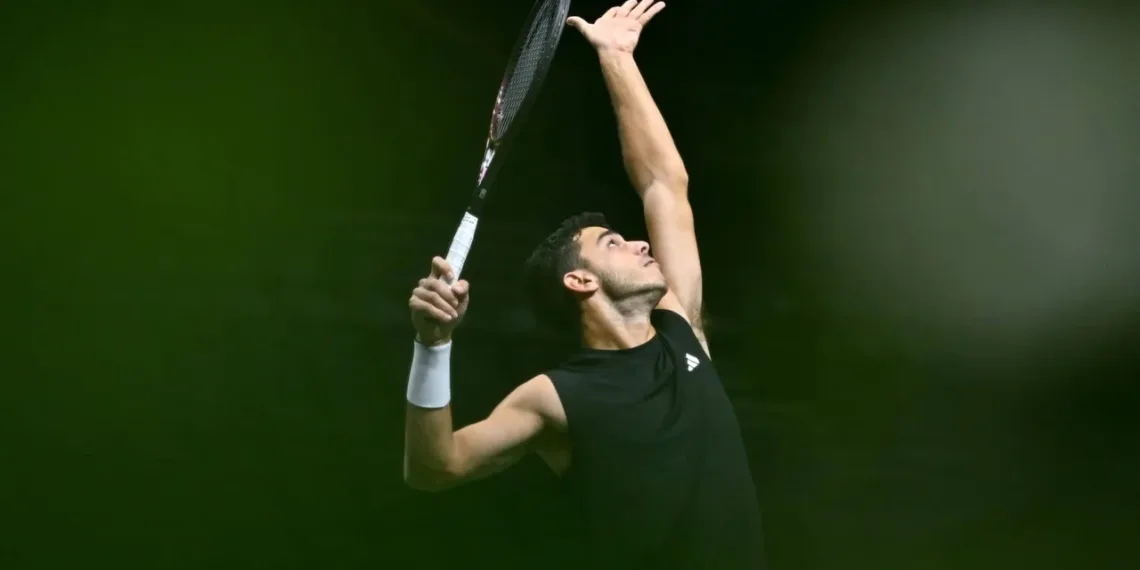 Sufridísimo triunfo de Cerúndolo para meterse en los octavos de final del Masters 1000 de París