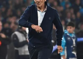 Gustavo Costas, dolido tras la derrota de Racing: “Defraudé a mi gente”