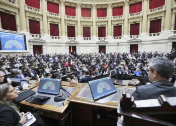 Alerta para Javier Milei: la oposición convocó a una sesión en Diputados para limitarle el uso de DNU