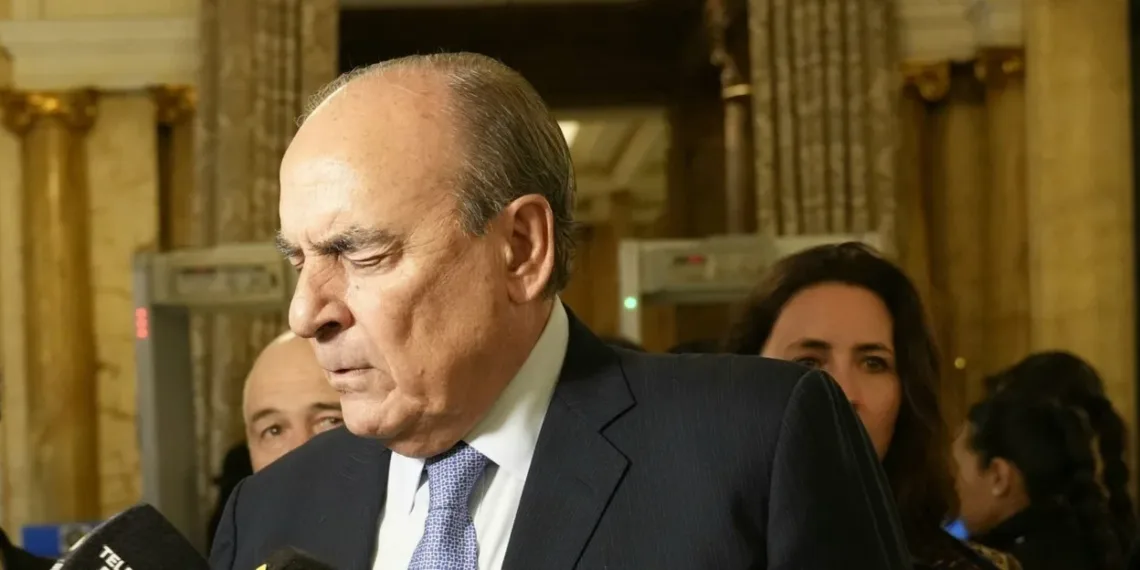 Francos dijo que las versiones sobre su salida obedecen a «rumores de baja estofa»
