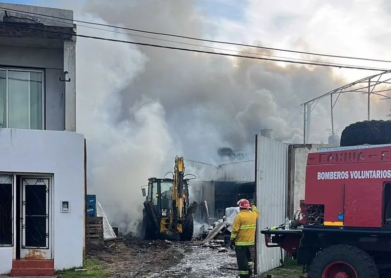 Fatal incendio en Ascensión: una persona falleció y dos resultaron heridas