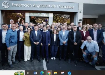 Kicillof destacó el rol de los intendentes ante la “ausencia” del Gobierno nacional