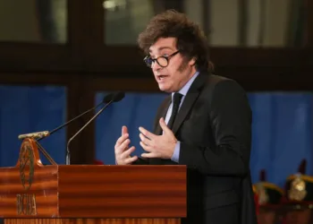 Milei destacó como “extremadamente positiva” la reunión con gobernadores y valoró acuerdo sobre déficit cero