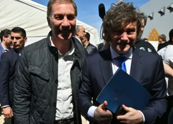La dupla Milei-Santilli se muestra en San Nicolás para apuntalar la campaña